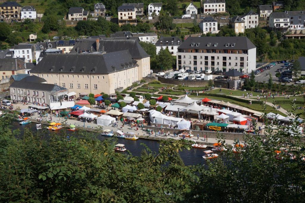 Gîte La Gernelle Bouillon Extérieur photo
